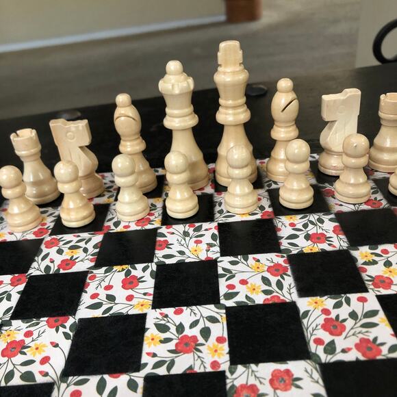 Scrapbook Chess Set - Vintage Flowers - Picture 9 of 11